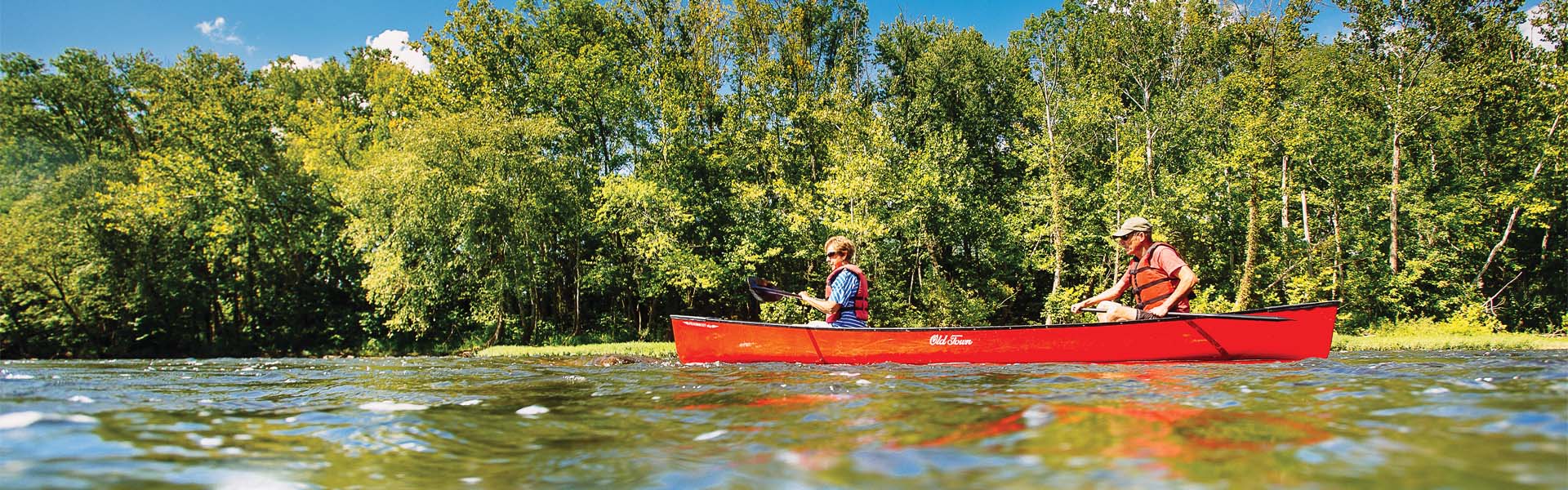 couple canoeing along Upper James River